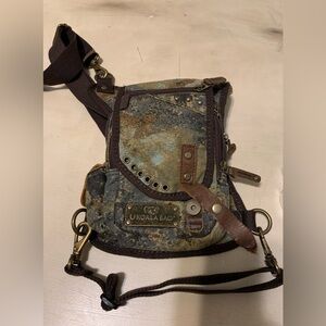 This bag is the Wrangler model from UUB Gear (formerly known as UKoala Bag).